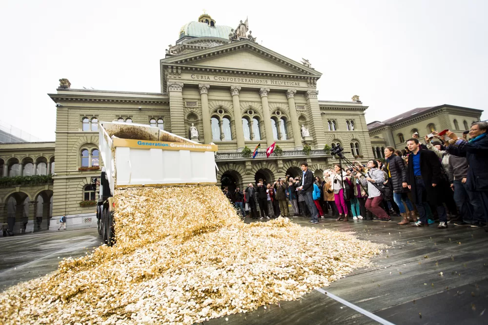 Basic Income Performance in Bern Oct 2013 mtime20200212132601