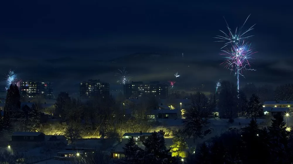 1024px New Years Eve Skien mtime20181220103236